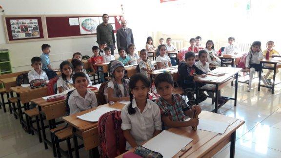 Okul Ziyaretleri Kapsamında Merkez Çamlık ve Milli Eğitim Vakfı İlkokulu ile Yenişehir ve Gökkuşağı Anaokuluna Ziyaret Gerçekleştirildi.