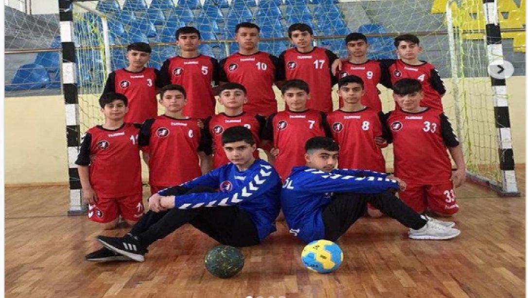 Genç İnönü Ortaokulu Hentbolda Türkiye Finallerinde