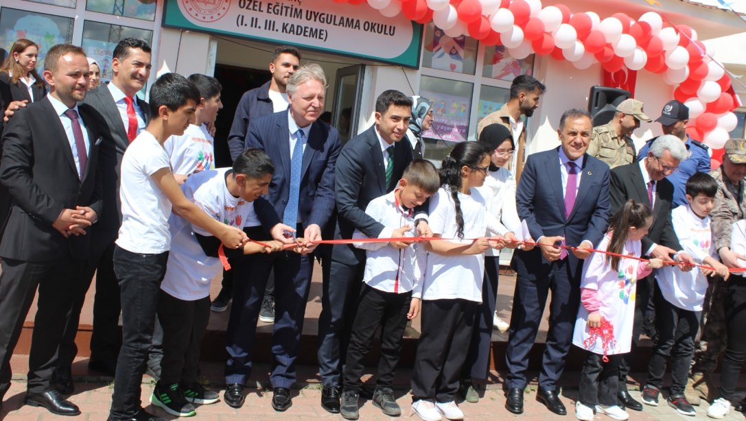 İlçemiz Özel Eğitim Uygulama Okulu ( I.II.III Kademe) Resmi Açılışı Yapıldı